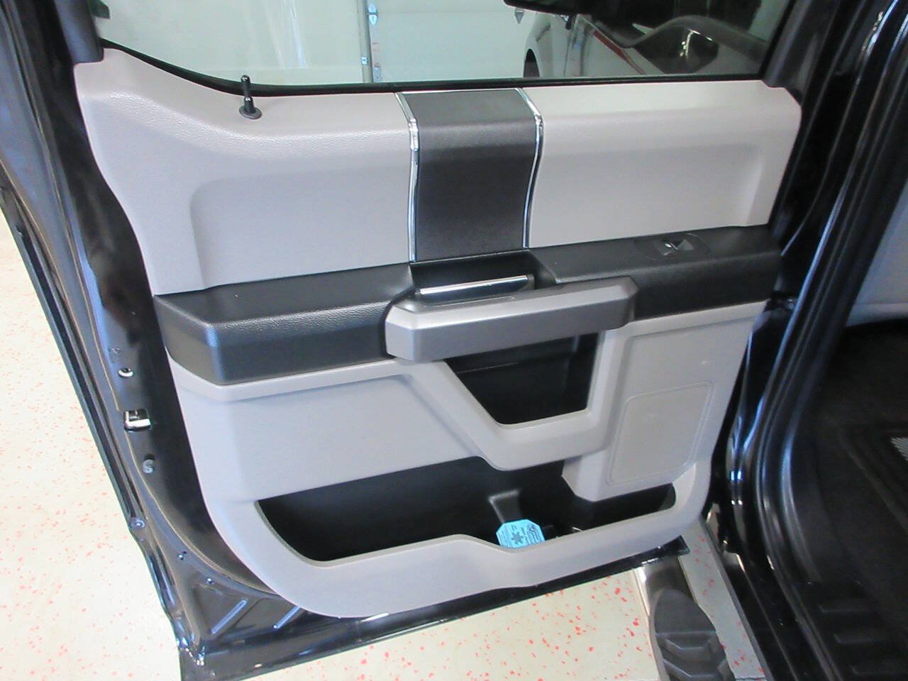 Used 2018 Ford F150 XLT AWD/4WD image 32