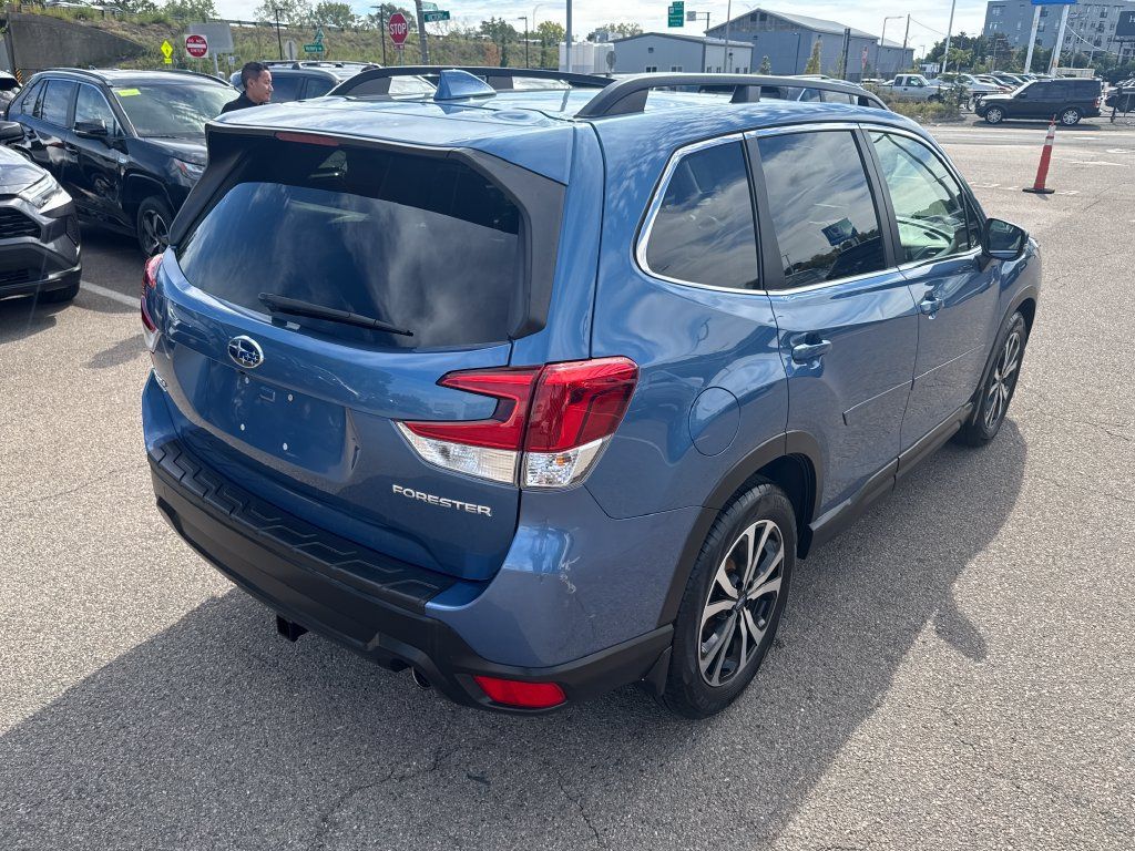 Used 2019 Subaru Forester Limited AWD/4WD image 8