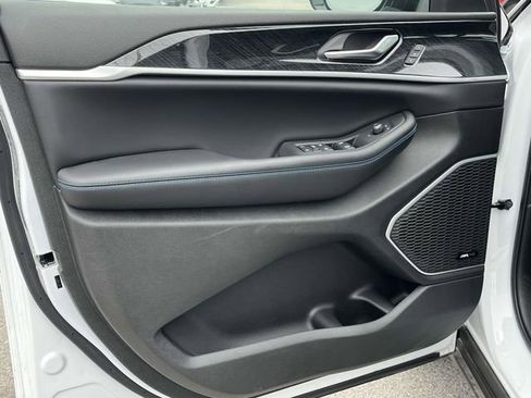 New 2024 Jeep Grand Cherokee Trailhawk w/ Luxury Tech Group III image 12