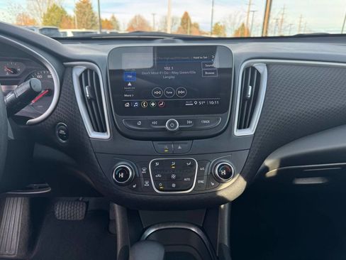 Used 2024 Chevrolet Malibu LT image 21