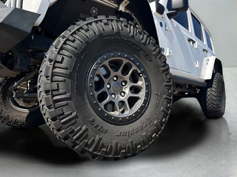Used 2022 Jeep Wrangler Unlimited Rubicon 4xe AWD/4WD image 27