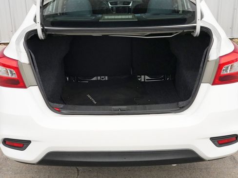 Used 2019 Nissan Sentra SV image 9