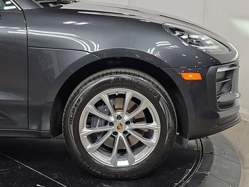 Certified 2023 Porsche Macan AWD/4WD image 11