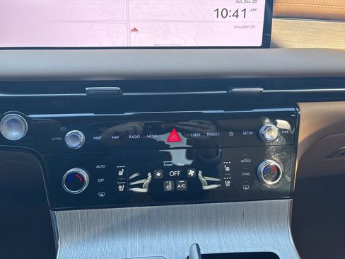 Used 2025 Genesis G80 2.5T Advanced image 20