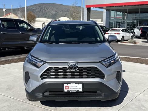 Used 2025 Toyota RAV4 XLE image 3
