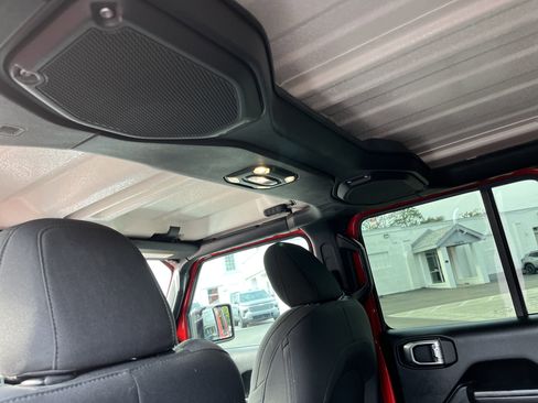 Used 2020 Jeep Wrangler Unlimited Sport image 23