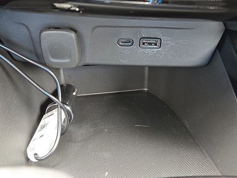 Used 2024 Chevrolet Trax LT image 29