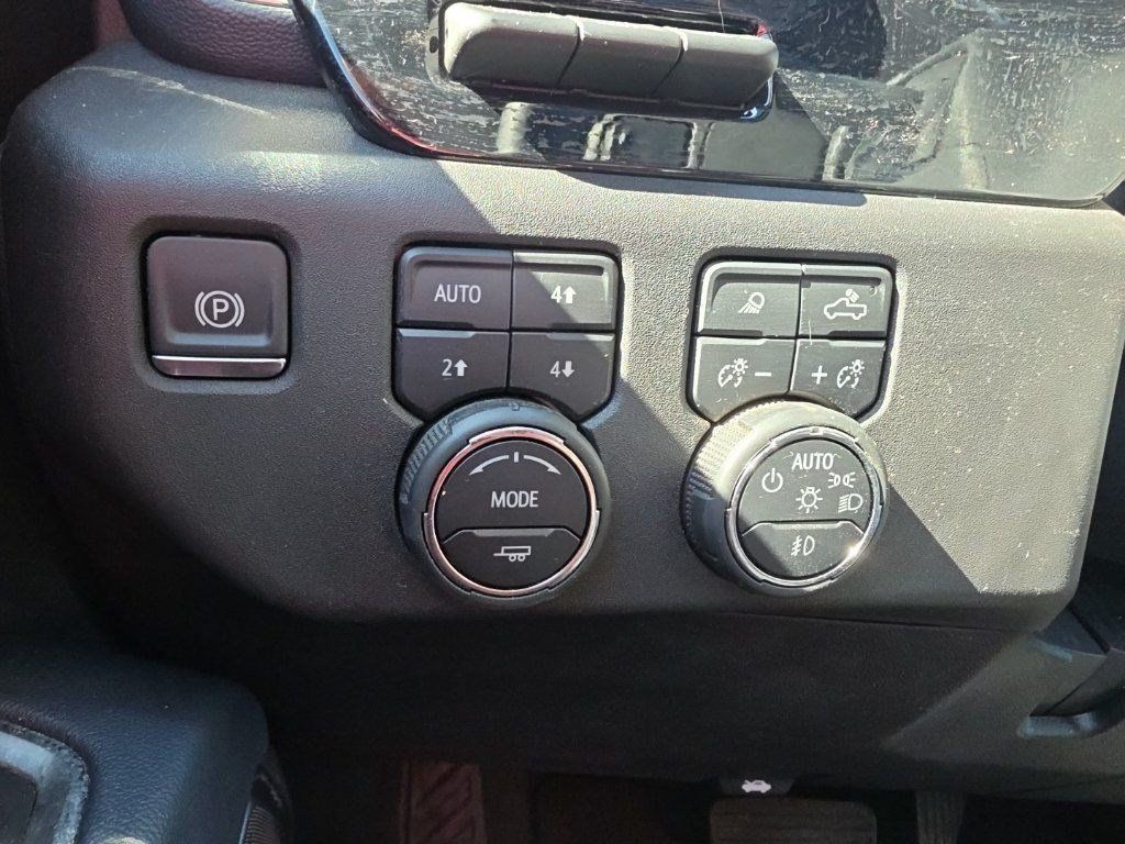 Used 2024 Chevrolet Silverado 3500 High Country w/ High Country Premium Package AWD/4WD image 21