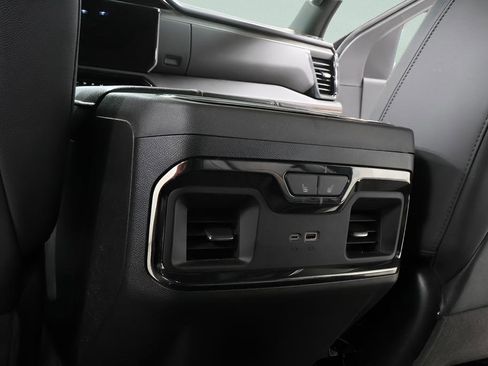 Used 2024 GMC Sierra 2500 AT4 w/ Technology Package AWD/4WD image 21