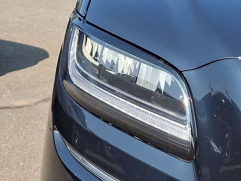 Used 2022 Lincoln Nautilus Reserve AWD/4WD image 9