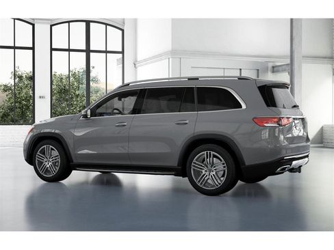 New 2026 Mercedes-Benz GLS 450 4MATIC image 31