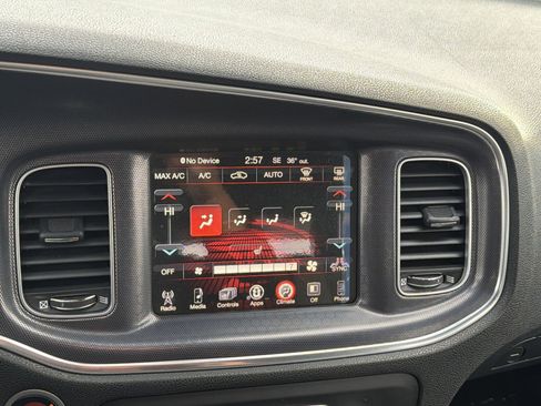 Used 2015 Dodge Charger SXT image 19