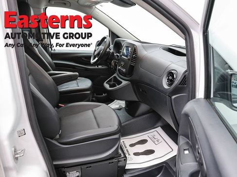 Used 2023 Mercedes-Benz Metris image 21
