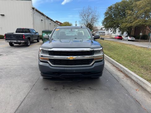 Used 2017 Chevrolet Silverado 1500 W/T w/ Trailering Package image 5