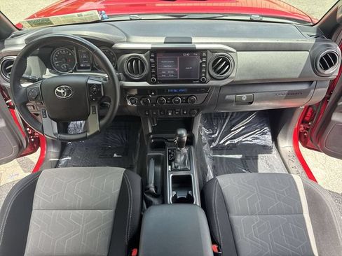 Used 2022 Toyota Tacoma TRD Sport w/ Technology Package AWD/4WD image 9