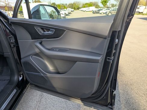 Used 2021 Audi Q7 2.0T Premium Plus w/ Premium Plus Package image 40