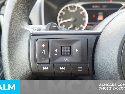 Used 2024 Nissan Rogue SV image 12