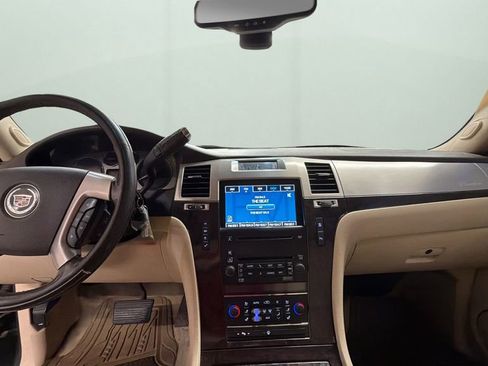 Used 2007 Cadillac Escalade AWD w/ Information Package image 6
