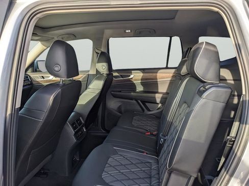 Used 2025 Volkswagen Atlas SEL Premium R-Line image 19