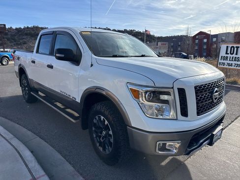 Used 2018 Nissan Titan PRO-4X image 7