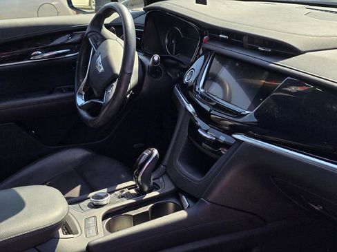 Used 2020 Cadillac XT6 Premium Luxury image 4