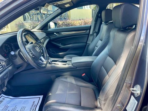 Used 2018 Honda Accord Sport image 10