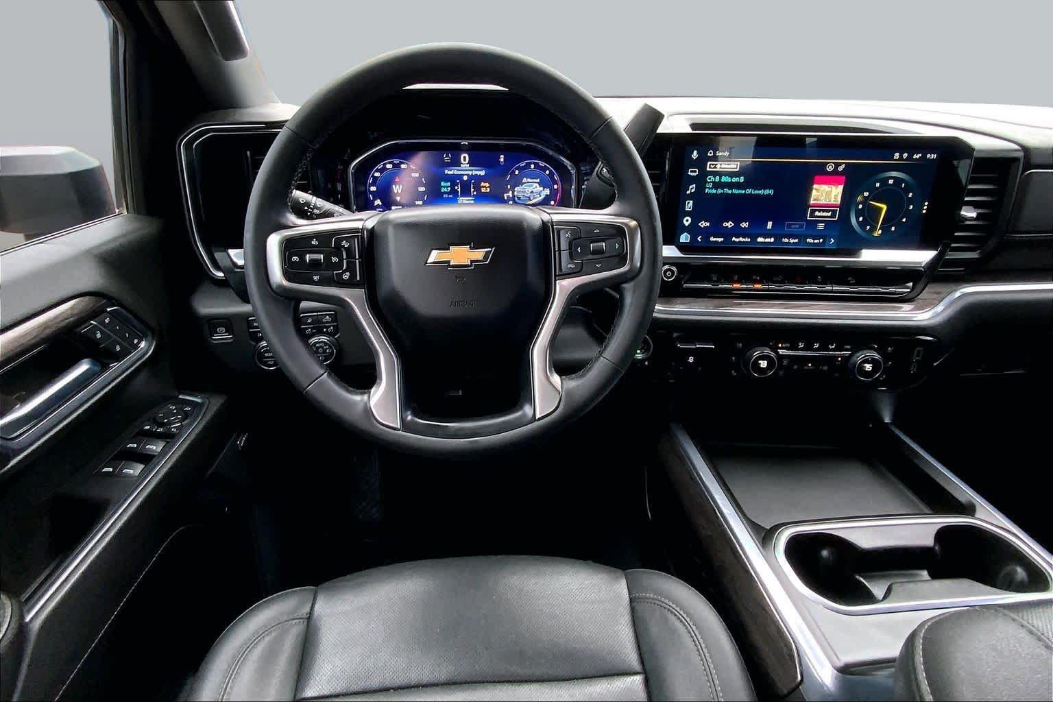 Used 2024 Chevrolet Silverado 2500 LTZ w/ LTZ Convenience Package AWD/4WD image 6