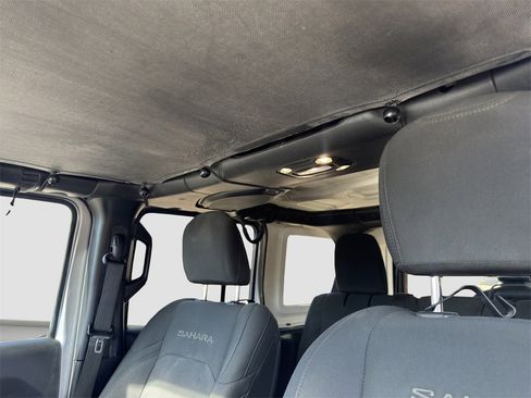 Used 2020 Jeep Wrangler Unlimited Sahara image 7