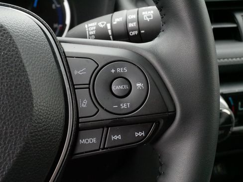 Certified 2025 Toyota RAV4 XLE Premium AWD/4WD image 25