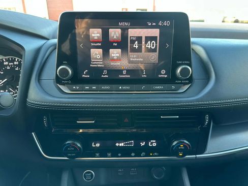 Used 2021 Nissan Rogue SV image 19