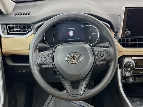 Used 2025 Toyota RAV4 LE image 18