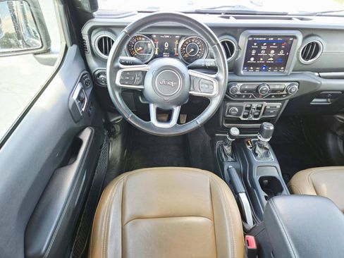 Used 2020 Jeep Gladiator Overland w/ Popular Equipment Package AWD/4WD image 11