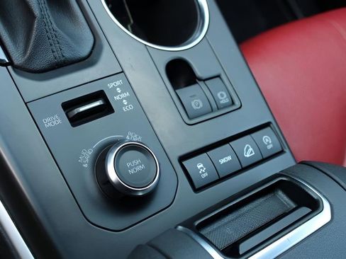 Used 2021 Toyota Highlander XSE image 17