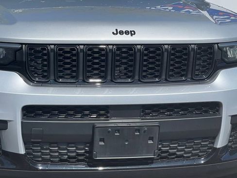 Used 2022 Jeep Grand Cherokee L Laredo image 43
