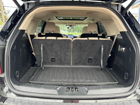 Used 2023 Ford Explorer XLT w/ Equipment Group 202A image 6