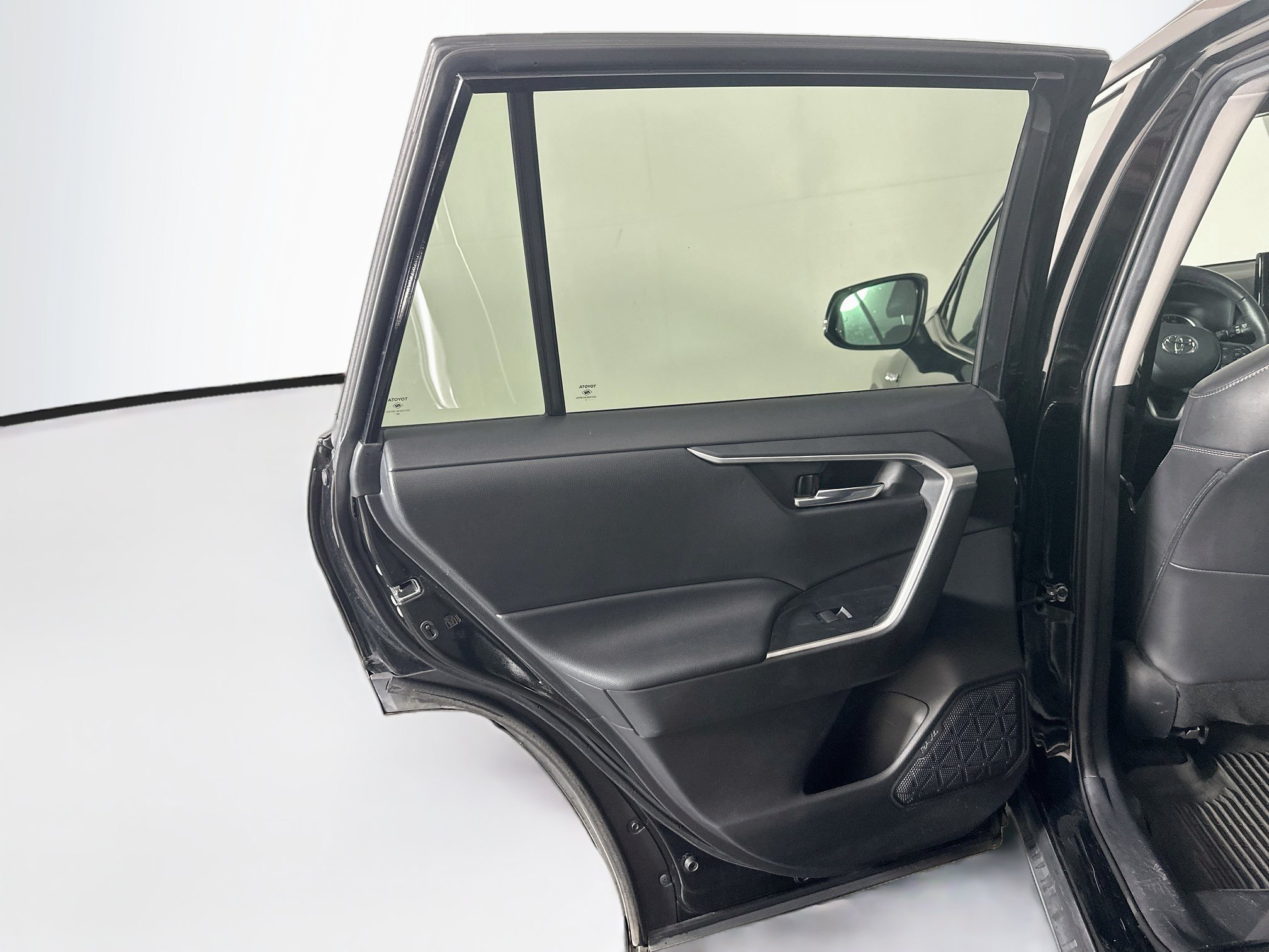Used 2021 Toyota RAV4 XLE Premium AWD/4WD image 27