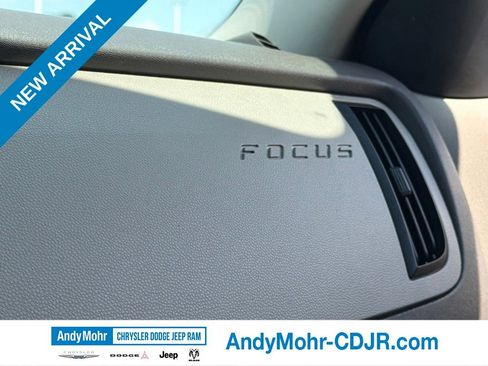 Used 2009 Ford Focus SE FWD image 30