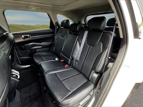 Used 2023 Kia Sorento S w/ Panoramic Sunroof Package AWD/4WD image 14