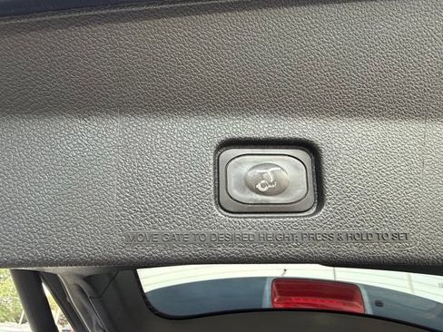 Used 2019 Ford Explorer XLT w/ Equipment Group 202A FWD image 36