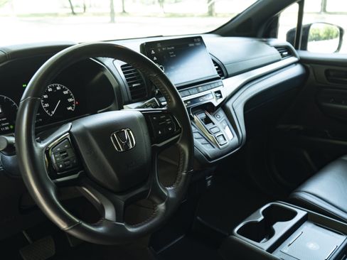 Used 2025 Honda Odyssey Sport-L image 13