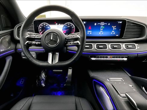 Used 2026 Mercedes-Benz GLS 580 4MATIC image 4