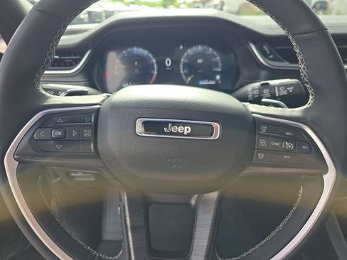Used 2024 Jeep Grand Cherokee L Limited w/ Black Appearance Package AWD/4WD image 27