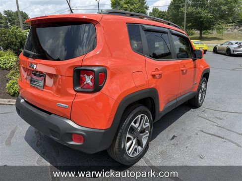 Used 2016 Jeep Renegade Latitude w/ Safety & Security Group AWD/4WD image 15