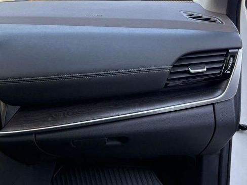 Certified 2022 Nissan Rogue Platinum w/ Head-Up Display Package image 30