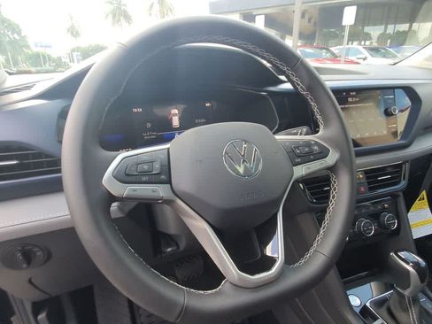 Certified 2024 Volkswagen Taos SE FWD image 21