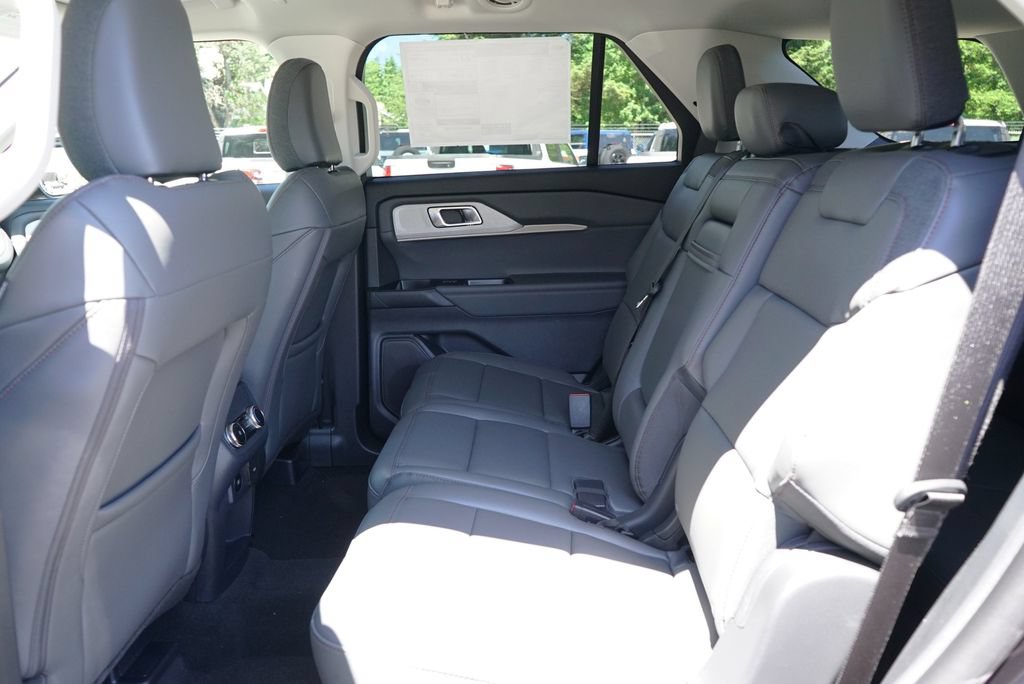 New 2026 Ford Explorer Active w/ Active Comfort Package AWD/4WD image 9