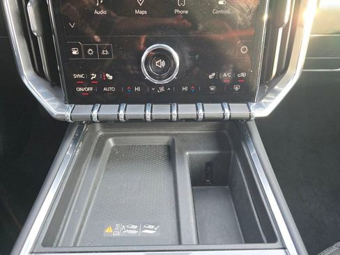 Used 2025 GMC Acadia Elevation image 20