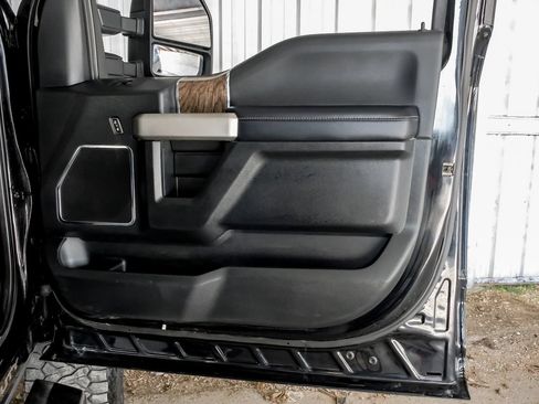 Used 2019 Ford F250 Lariat w/ Lariat Ultimate Package AWD/4WD image 45