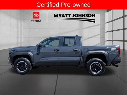 Used 2025 Toyota Tacoma TRD Off-Road AWD/4WD image 2