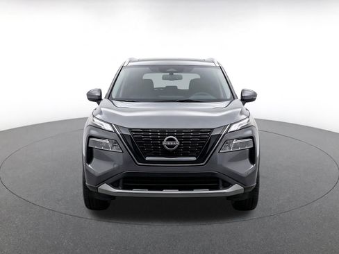 Used 2025 Nissan Rogue SV FWD image 2